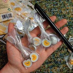 NWT Gudetama "Don't wanna be like everyone else"